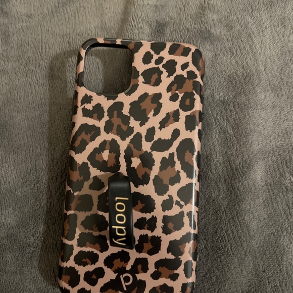 iPhone 11 Pro Max Covers - Picture 5 of 12